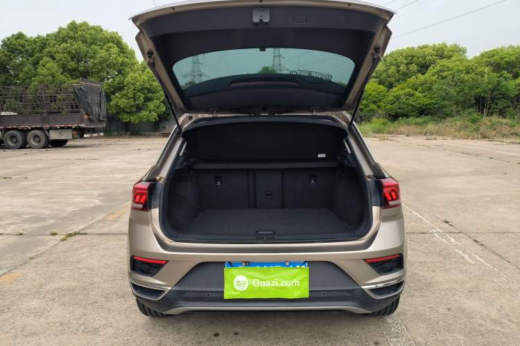 Used Volkswagen T-ROC 2018 230TSI DSG Two-Wheel Drive Advanced Version China V Standard
