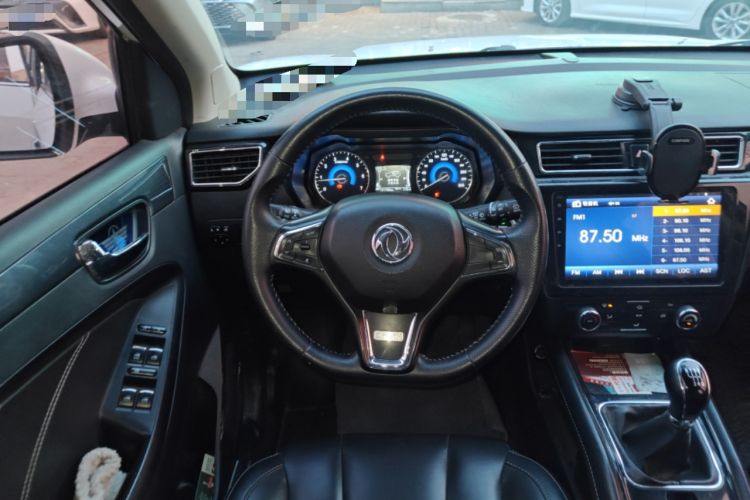 Used Dongfeng Fengon 580 2016 1.5T Manual Luxury Edition
