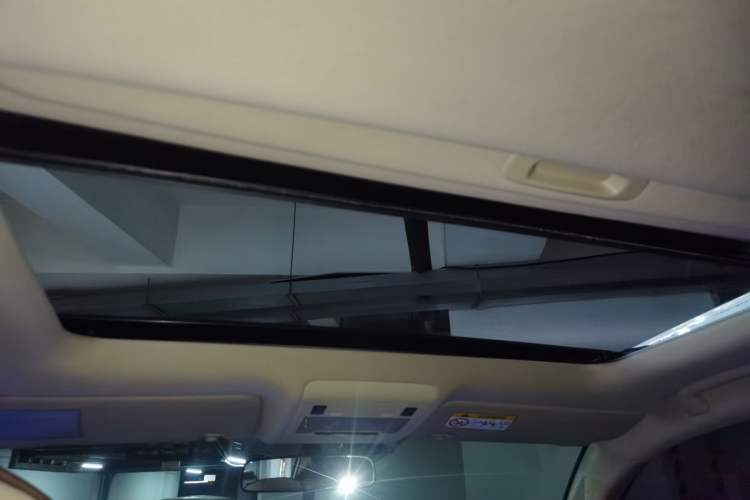 Used Toyota Land Cruiser 2018 4.0 GX-R Eight Cylinders No Winch Outboard Mount Middle East Headliner