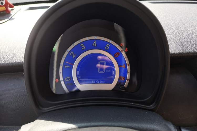 Used Lifan Auto 330 2014 1.3L Manual Standard Edition
