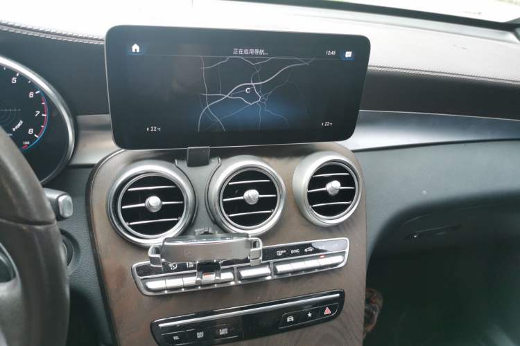 Used Mercedes-Benz GLC 2020 GLC 260 L 4MATIC Luxury Model Audio And AC Panel