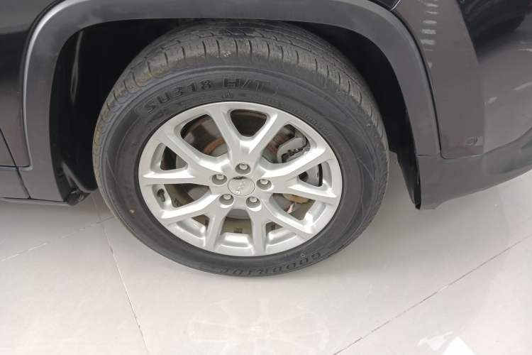 Used Jeep Cherokee 2016 2.0L Superior Edition
