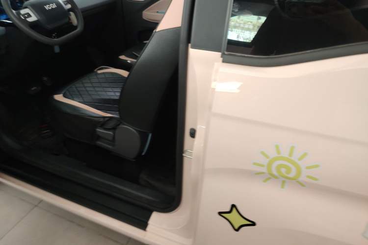 Used Chery QQ Ice Cream 2022 170km Sundae Phosphate Lithium-Ion