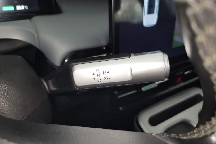 Used AION Y 2023 Plus 510 Enjoy Edition Gear Lever