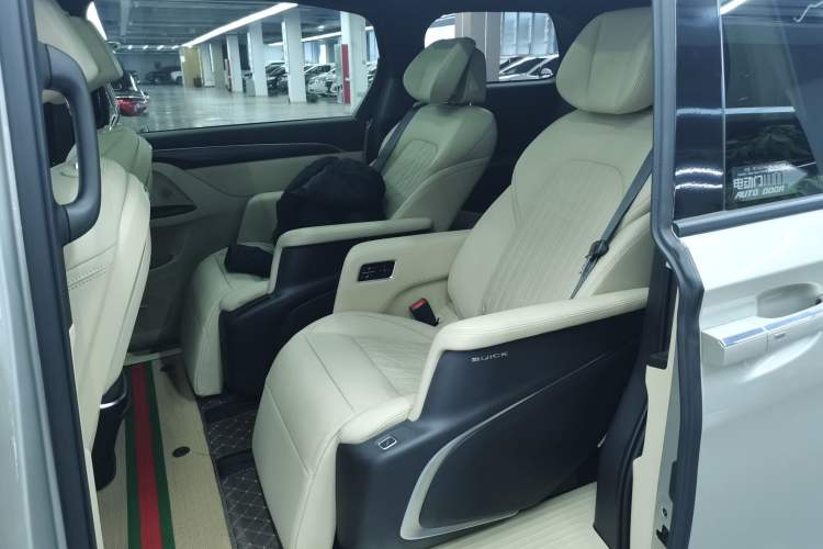 Used Buick GL8 2022 ES Landtrek 653T Flagship Model
