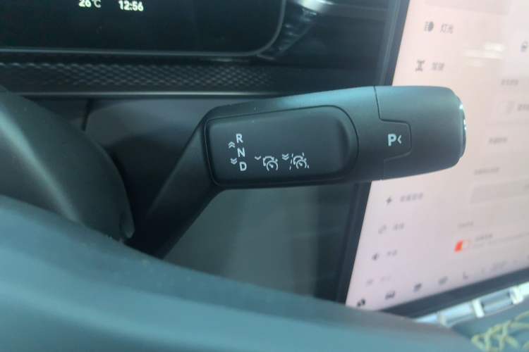 Used Zeekr 7X 2025 100 kWh Long-Range Rear-Wheel Drive with Intelligent Driving Features Gear Lever