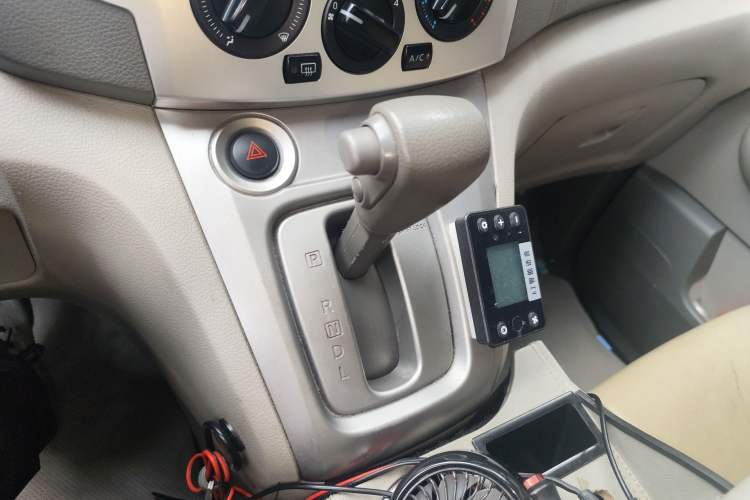 Used Nissan NV200 2016 Revised Version 1.6L CVT Luxury Edition Gear Lever