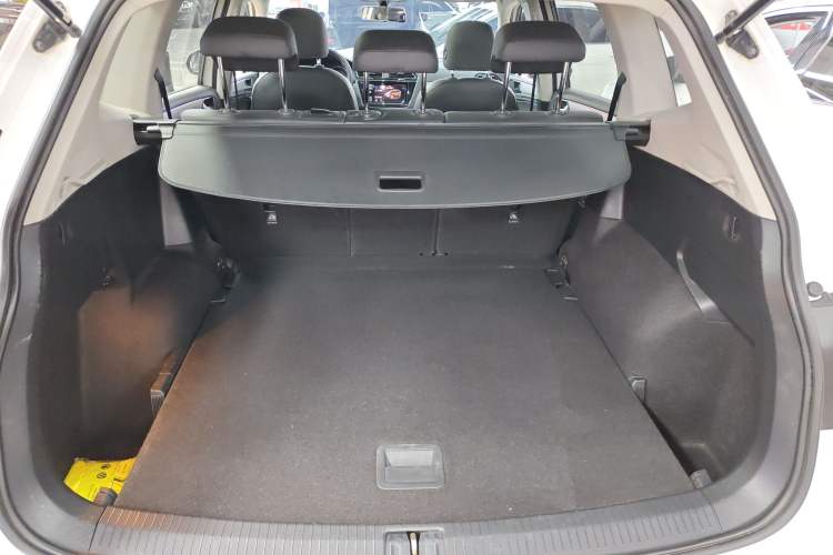 Used Volkswagen Tiguan L 2019 330TSI Automatic Two-Wheel Drive Panoramic Comfort Edition China VI Standard Trunk