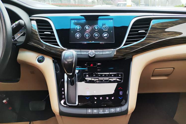 Used Buick GL8 2017 ES 28T Flagship Model China V Standard