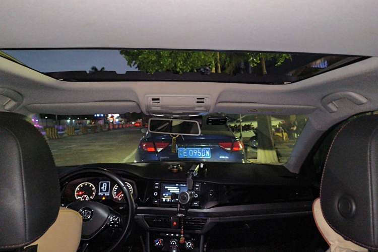 Used Volkswagen Bora 2020 1.5L Automatic Comfort Model Headliner