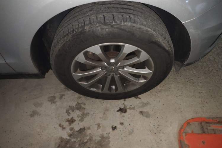 Used Audi Q5 2015 40 TFSI Technology Edition Right Front Wheel Hub