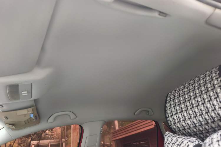 Used Volkswagen Polo 2013 1.4L Manual Fashion Edition Headliner