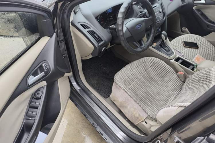 Used Ford Focus 2015 Sedan 1.6L Automatic Comfort Model
