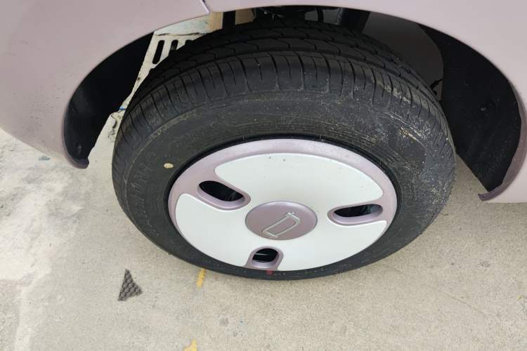 Used Bestune Pony 2026 222km Colorful Horse Right Rear Wheel Hub