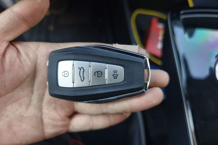 Used Geometry E Firefly 2023 401KM Linglong Tiger 5-Seater Vehicle Key