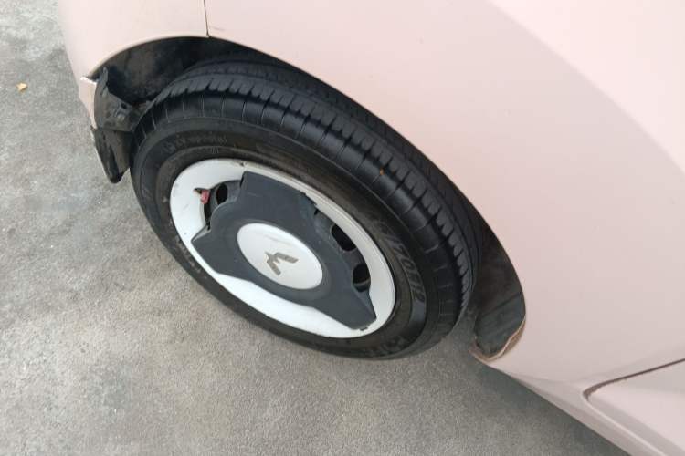 Used Wuling Hongguang MINIEV 2022 Macaron Premium Model – Lithium Ternary Battery Right Rear Wheel Hub
