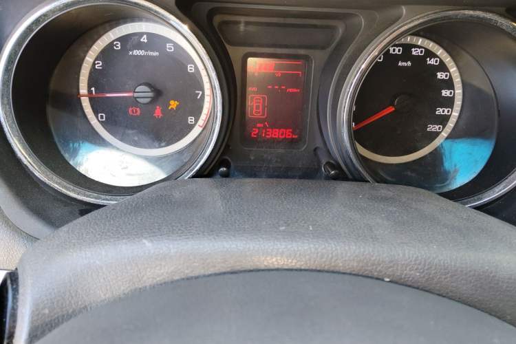 Used Dongfeng Aeolus A60 2012 1.6L Manual Luxury Model Odometer Close Up