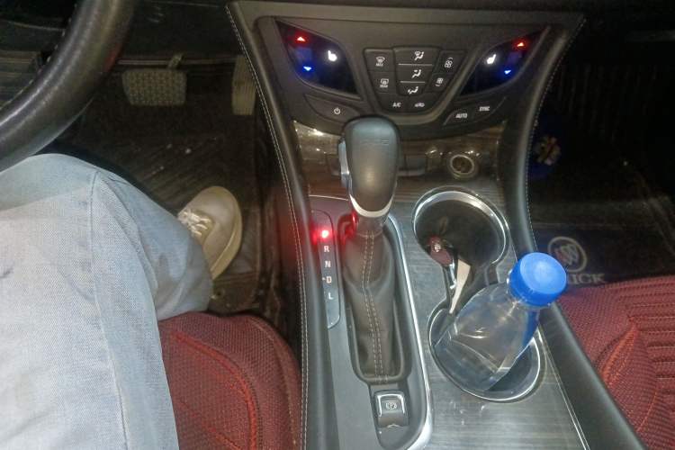 Used Buick Envision 2018 20T Two-Wheel-Drive Elite Model Gear Lever