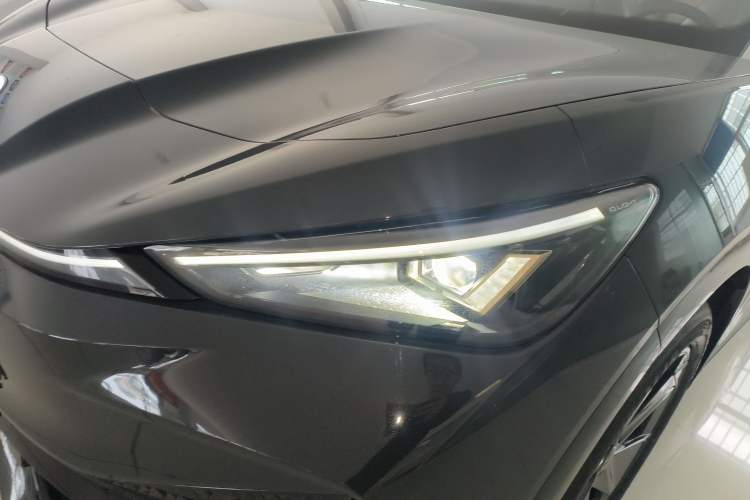 Used Volkswagen ID.UNYX 2025 Pure Model Left Front Headlight