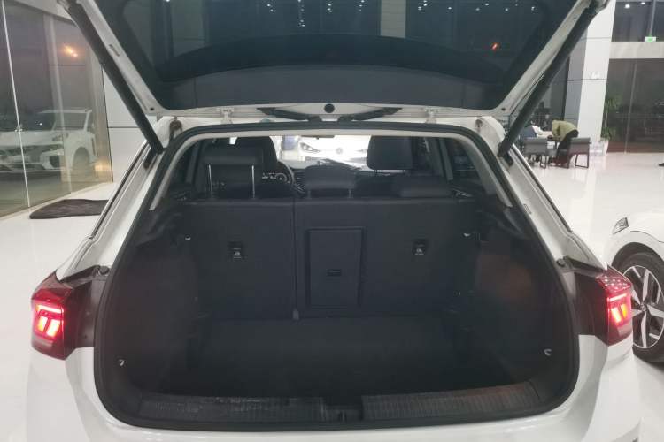 Used Volkswagen T-ROC 2021 280TSI DSG Two-Wheel Drive Comfort Connect Edition