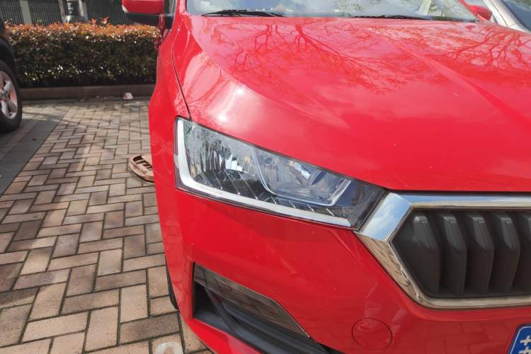 Used Skoda Rapid Spaceback 2020 1.5L Automatic Standard Edition Right Front Headlight