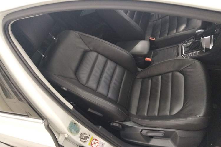 Used Volkswagen Golf 2015 1.4TSI Sportsvan
