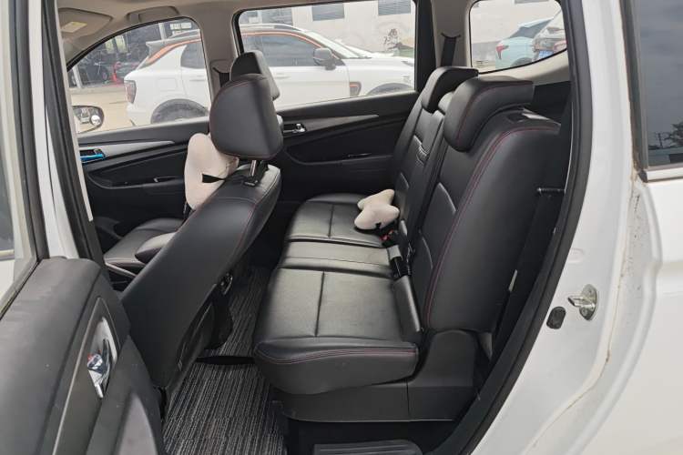 Used CHANGAN KAICHENG Oushang A600 2016 1.5L Manual Luxury 7-Seater Left Rear Seat