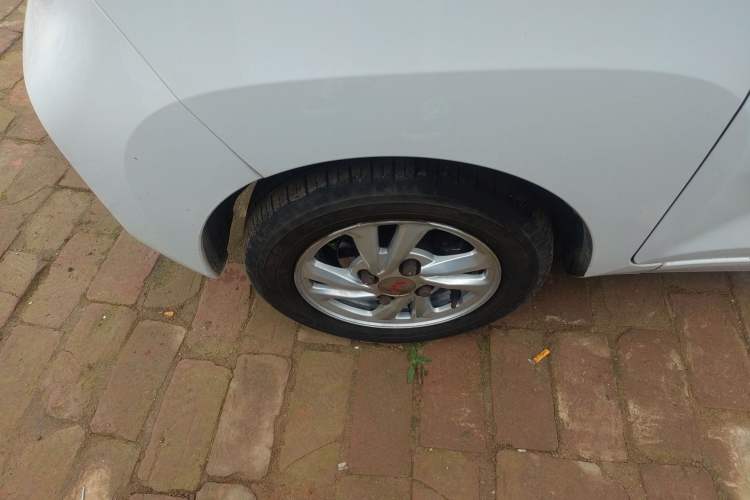 Used Wuling Hongguang MINIEV 2020 Freedom Version Lithium Iron Phosphate Left Front Wheel Hub