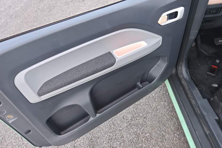 Used Chery New Energy QQ Ice Cream 2022 170km Sundae Phosphate Lithium-Ion