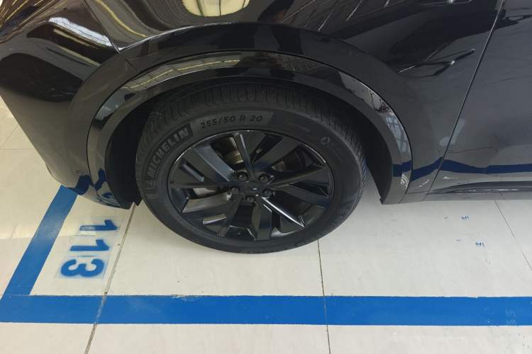 Used Li Auto L8 2023 Pro Model Left Front Wheel Hub