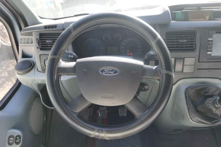 Used Ford Transit Custom 2009 2.4T Diesel Standard Version Short Wheelbase Mid-Roof China Stage III