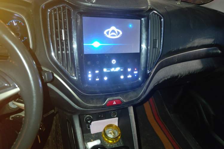 Used CHANGAN OSHAN CX70 2016 1.6L Manual Luxury Model Audio And AC Panel