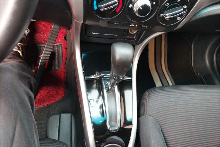 Used Honda Crider 2016 1.8L CVT Luxury Edition Gear Lever