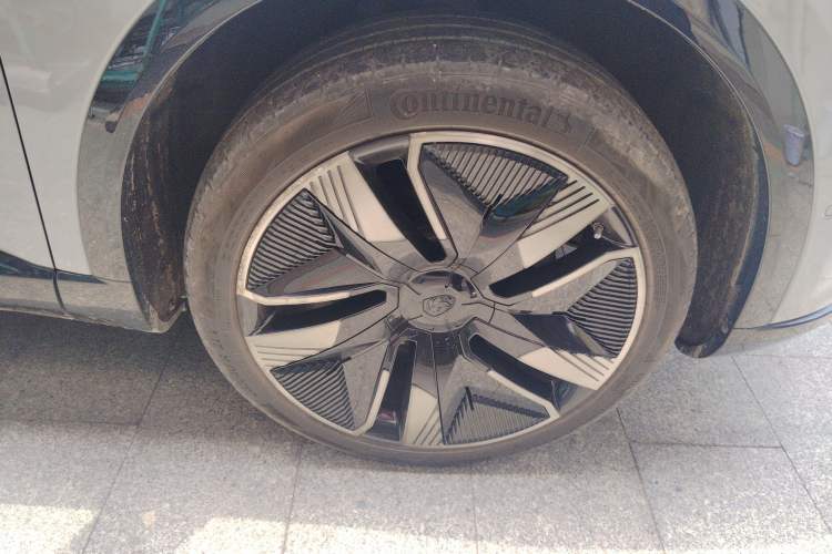 Used Hengchi 5 2022 Ultra-Luxury Edition Right Front Wheel Hub