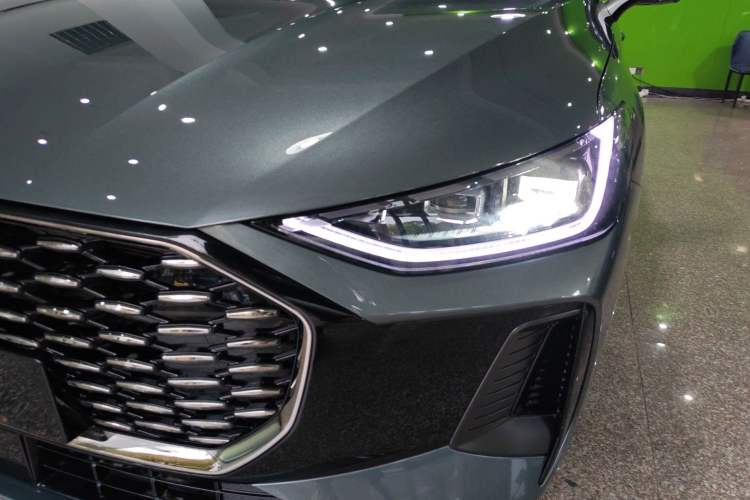 Used Chery Fengyun A8L 2025 1.5 TGDI 145 km Luxury Version Left Front Headlight