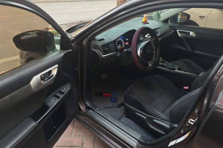 Used Lexus CT 2013 CT200h Urban Edition
