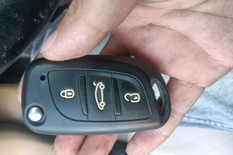 Used Toyota YARiS L Zhi Xuan 2015 1.5E Automatic Charm Edition