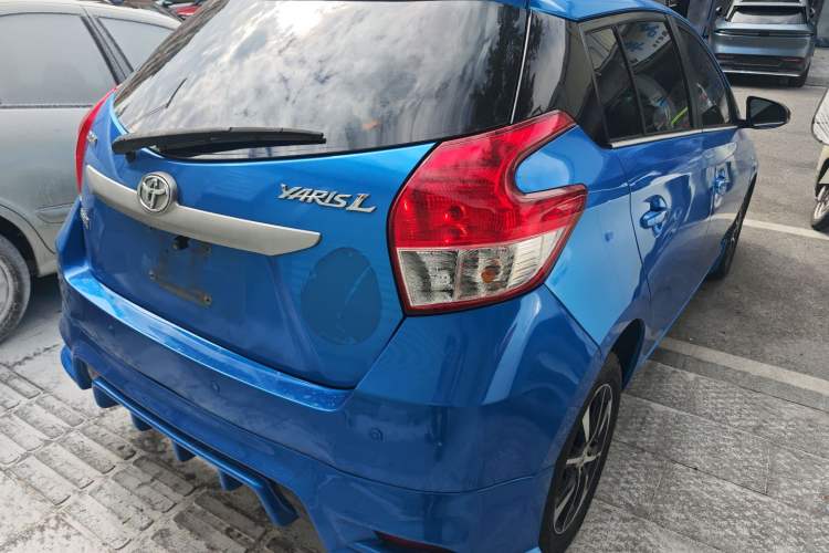 Used Toyota YARiS L Zhi Xuan 2015 1.5E Automatic Charm Edition

