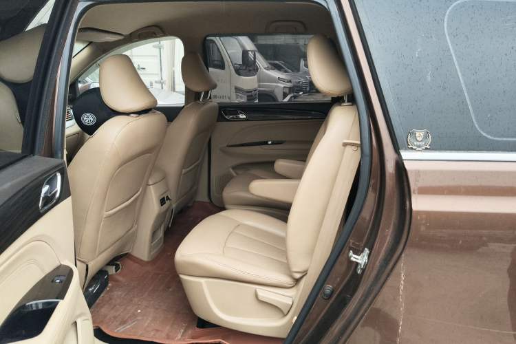 Used Baojun 730 2015 1.8L Manual Comfort ESP Version 7-seater