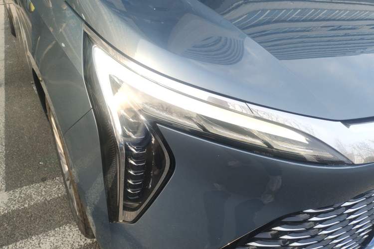 Used Buick Century 2023 2.0T Seven-Seater Yinshi Edition Right Front Headlight