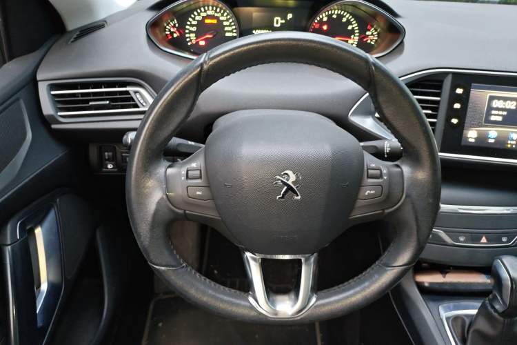 Used Peugeot 308S 2015 1.2T Automatic Jingchi Edition
