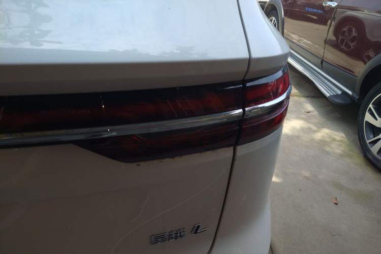 Used Geely Auto Monjaro L 2021 2.0TD DCT EVO Two-Wheel Drive Prestige Version Exterior 3