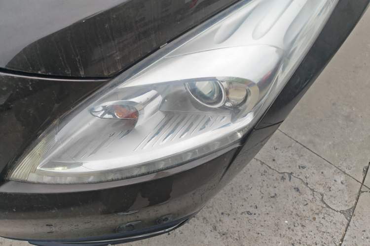 Used Peugeot 3008 2016 2.0L Automatic Classic Edition Left Front Headlight