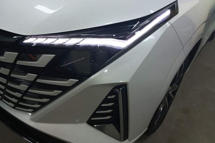 Used CHANGAN UNI-Z New Energy 2024 Blue Whale Smart Electric iDD 125km Beyond Edition Left Front Headlight