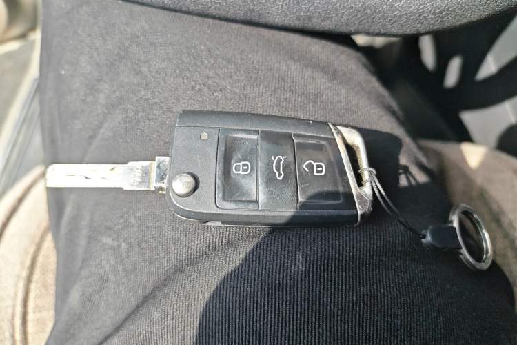 Used Volkswagen Golf 2017 1.6L Automatic Comfort Million-Vehicle Anniversary Edition
