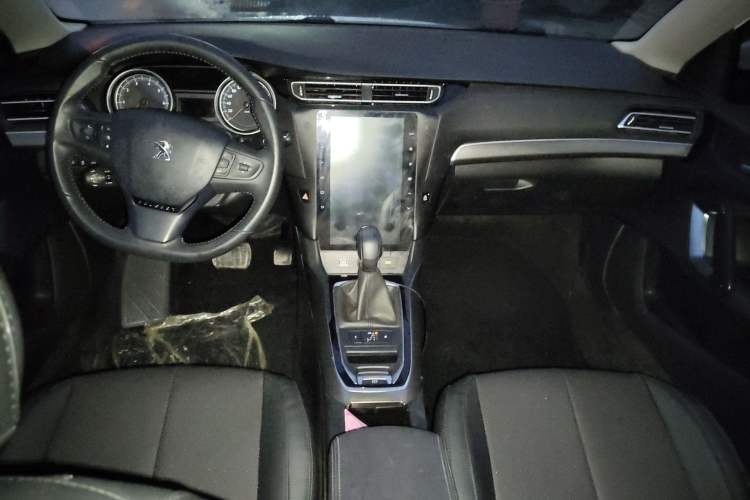 Used Peugeot 408 2018 Revised 350THP Automatic Luxury Edition Center Console