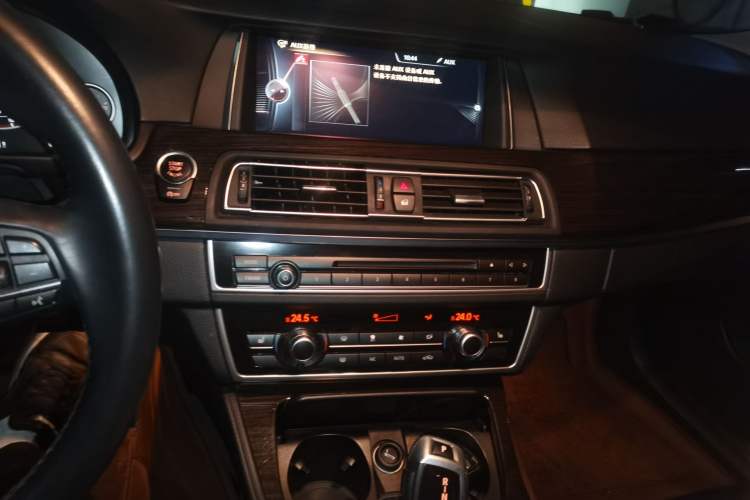 Used BMW 5 Series 2014 525Li Luxury Design Package
