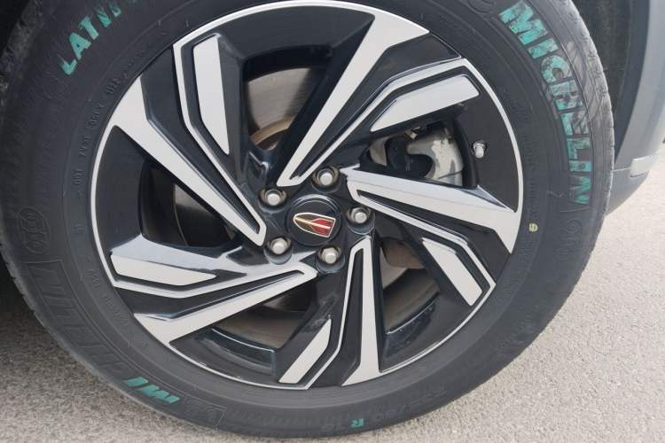 Used Hongqi HS5 2022 Revised Version 2.0T Smart Connect Flagship Edition
