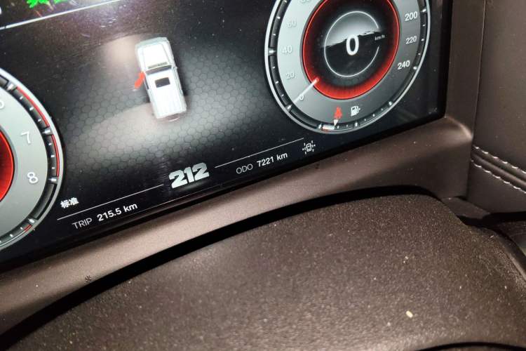 Used 212 T01 2024 2.0T Explorer