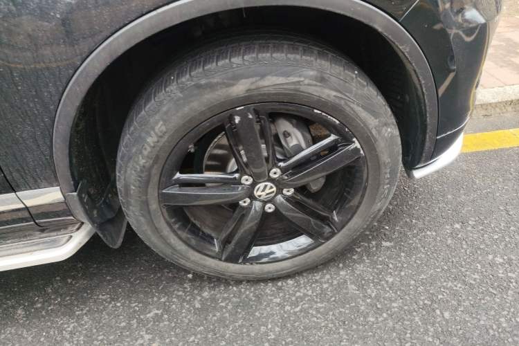 Used Volkswagen Touareg 2011 3.0 TSI High-End Version